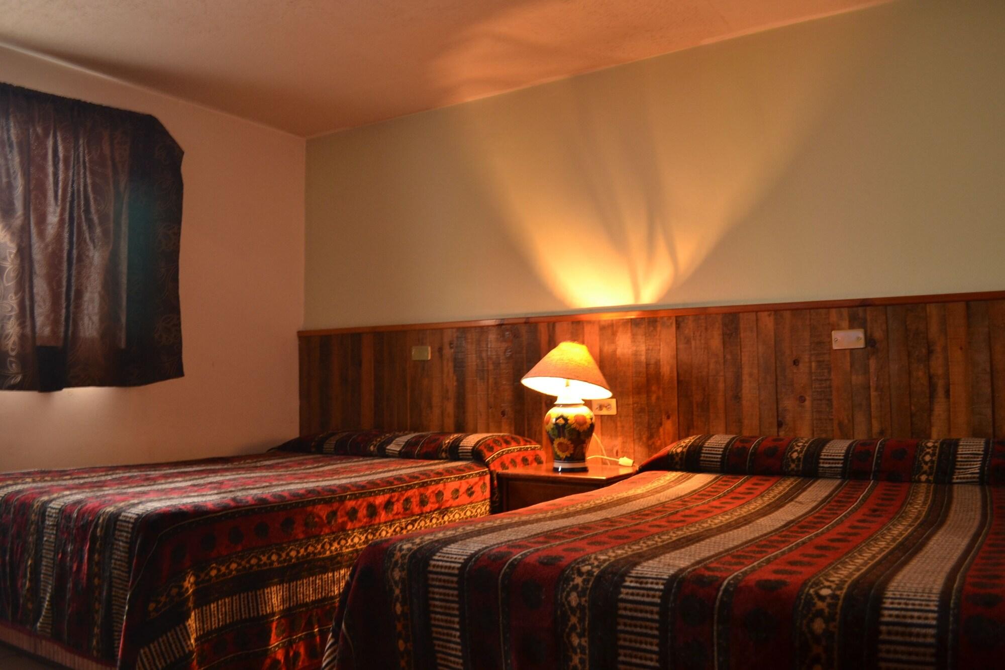 Hotel Posada Del Cobre Creel Esterno foto
